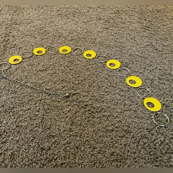1960’s Mod Chain Belt, Yellow Circles—Groovy! 🌼 - Picture 2 of 4